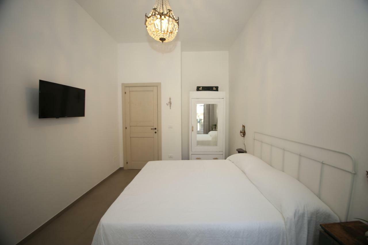 タラント Don Alfredo Bed & Breakfast エクステリア 写真